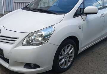 Toyota Verso 220.000 km 7.800 &euro; Busch (Grevenbroich) 41516
