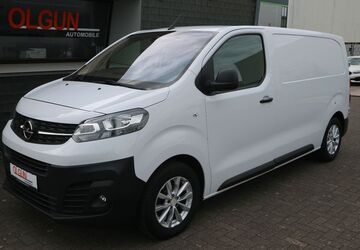 Opel Vivaro 99.987 km 17.499 &euro; Neuss 41469