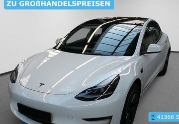 Tesla Model 3 81.910 km 26.690 &euro; Krefeld 47829