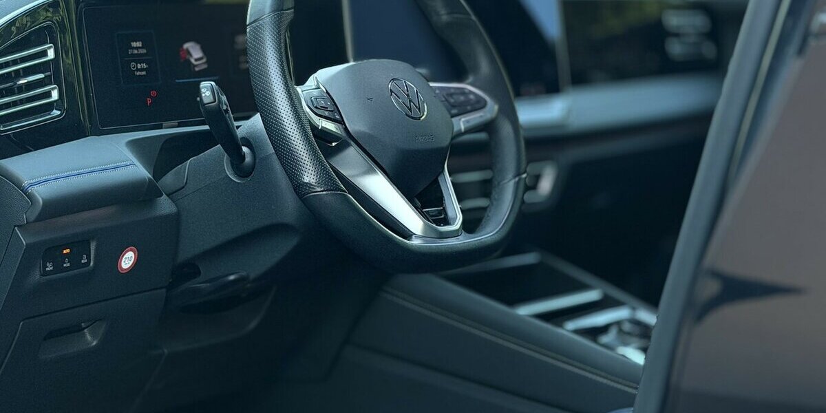 VW Tiguan R-Line Pano Memory HUD 360° 44.000 km 44.900 &euro; Mönchengladbach 41066