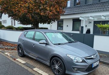 Hyundai i30 120.000 km 5.400 &euro; Düsseldorf 40235