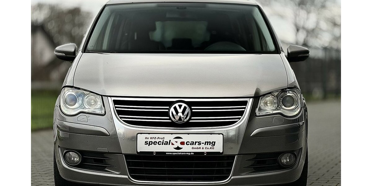 VW Touran R-Line / Leder / 7 Sitze / 1.Hd / Navi 125.000 km 11.900 &euro; Mönchengladbach 41066
