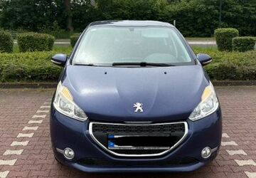 Peugeot 208 122.000 km 3.800 &euro; Kerpen 50169