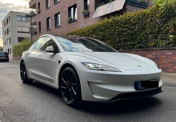 Tesla Model 3 31.493 km 56.400 &euro; Leverkusen 51379