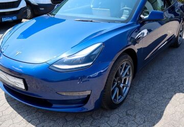 Tesla Model 3 96.000 km 29.950 &euro; Krefeld 47799